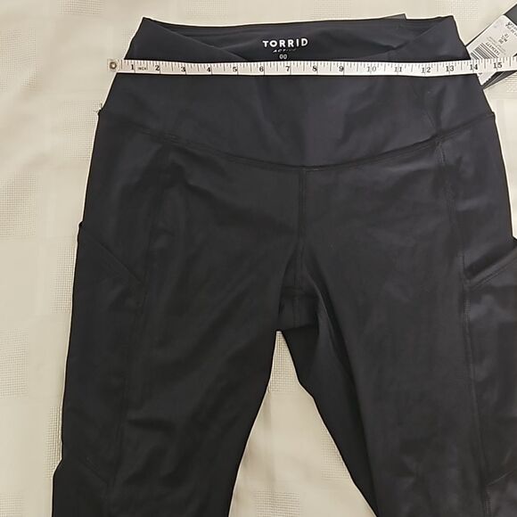 Torrid 2 Piece Active Wear High-Rise Leggings With Crop Top M/L 10 Black - Picture 14 of 16